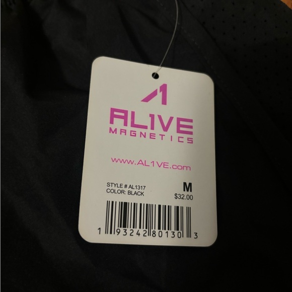 New! Alive Magnetics Sport Shorts Black Color Woman Size M - Picture 9 of 9